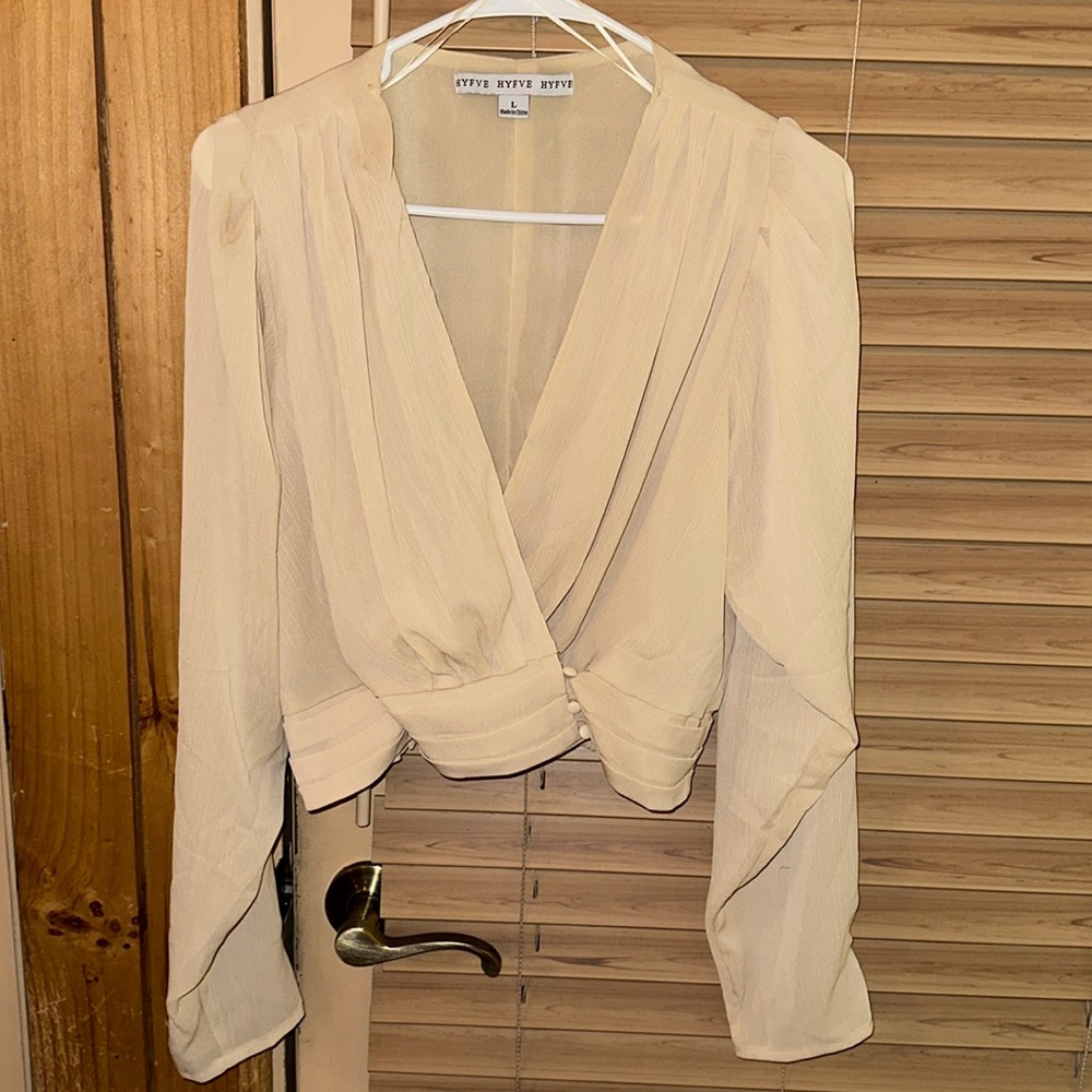 Cute Long Sleeve Blouse! Size L.